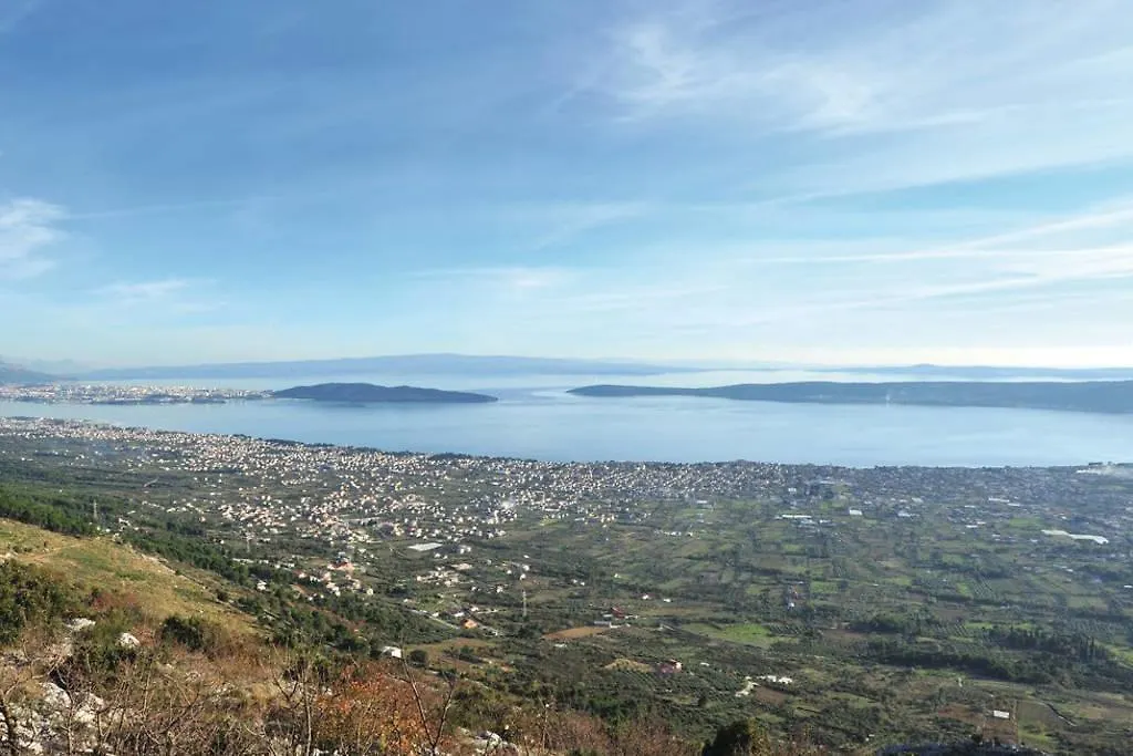 Apartment Nada Hope Kastela 0*,