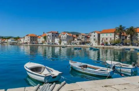 Apartment Nada Hope Kastela 0*,